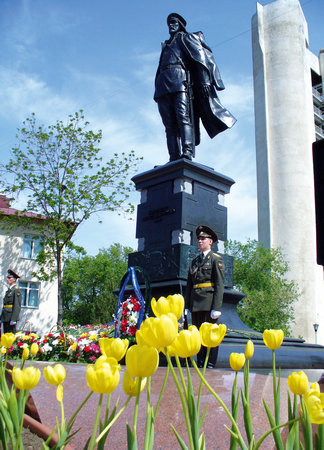 Памятник капитану Якову Дьяченко 